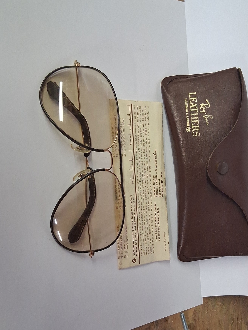 Ray-Ban Men’s Gold Frame Sunglasses with Brown Lenses